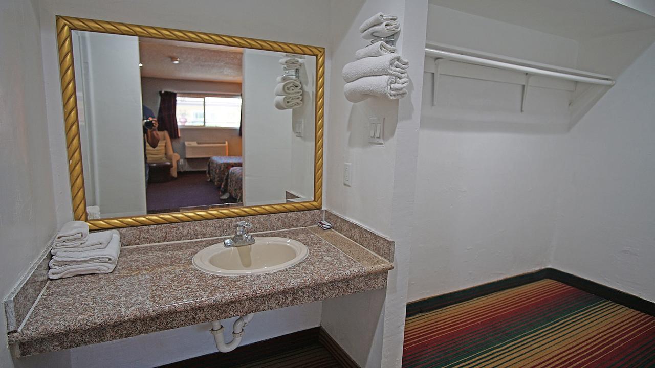 Los Angeles Inn&Suites - LAX West Athens Extérieur photo